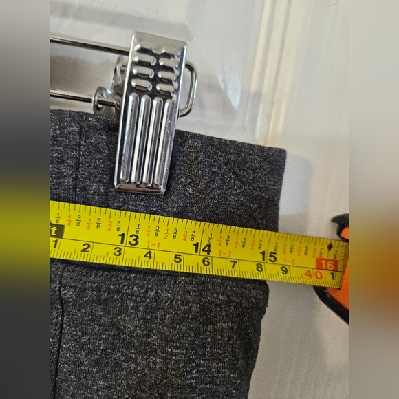 Lululemon Men's Gray Shorts - Picture 3 of 7